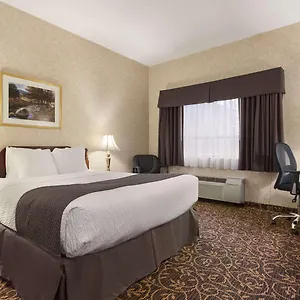 Days By Wyndham East Lakeview Hotel
